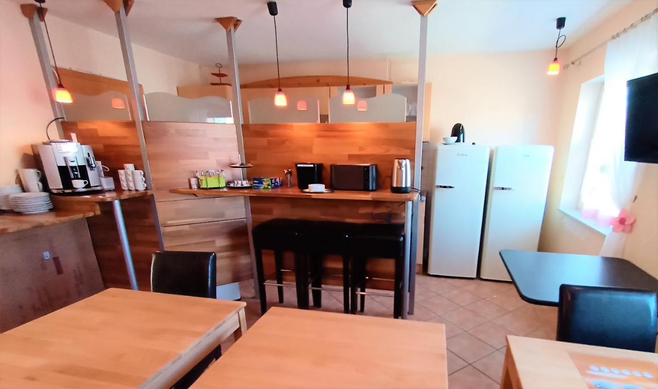 Bodensee Gaestehaus Tettnang Albergo מראה חיצוני תמונה